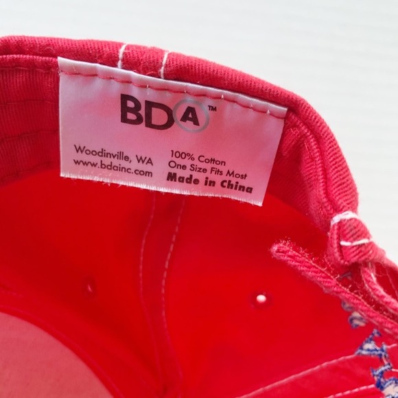 Red LAC  Embroidered Stitched Hat - Picture 4 of 6